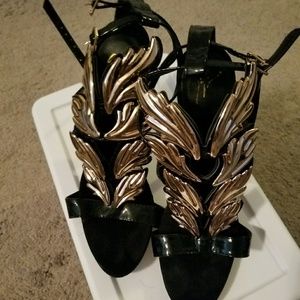 Wing high heel sandals